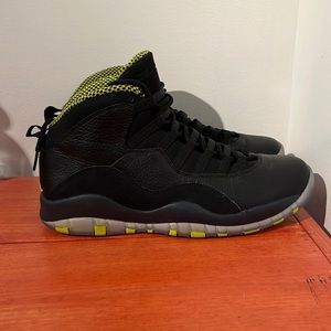 Jordan 10 venom green size 12